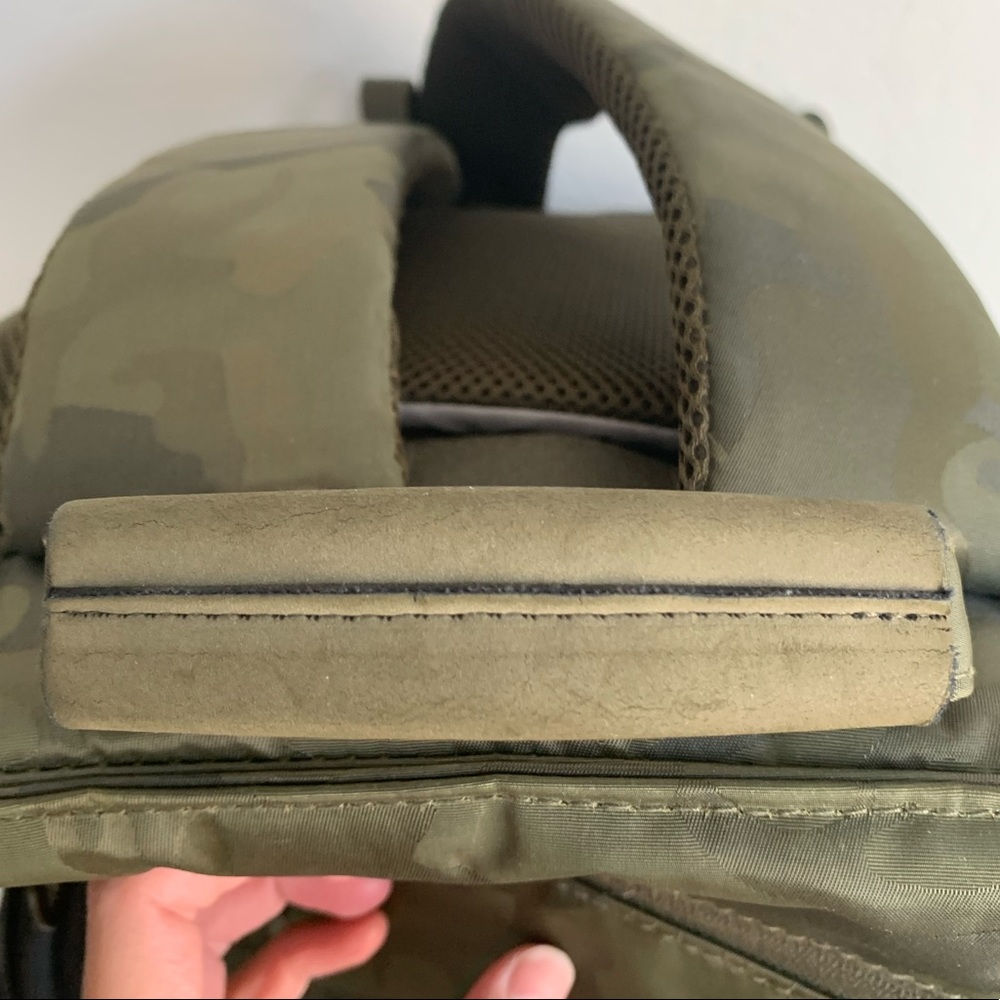 C6 Slim Camo Backpack - Picture 9 of 10